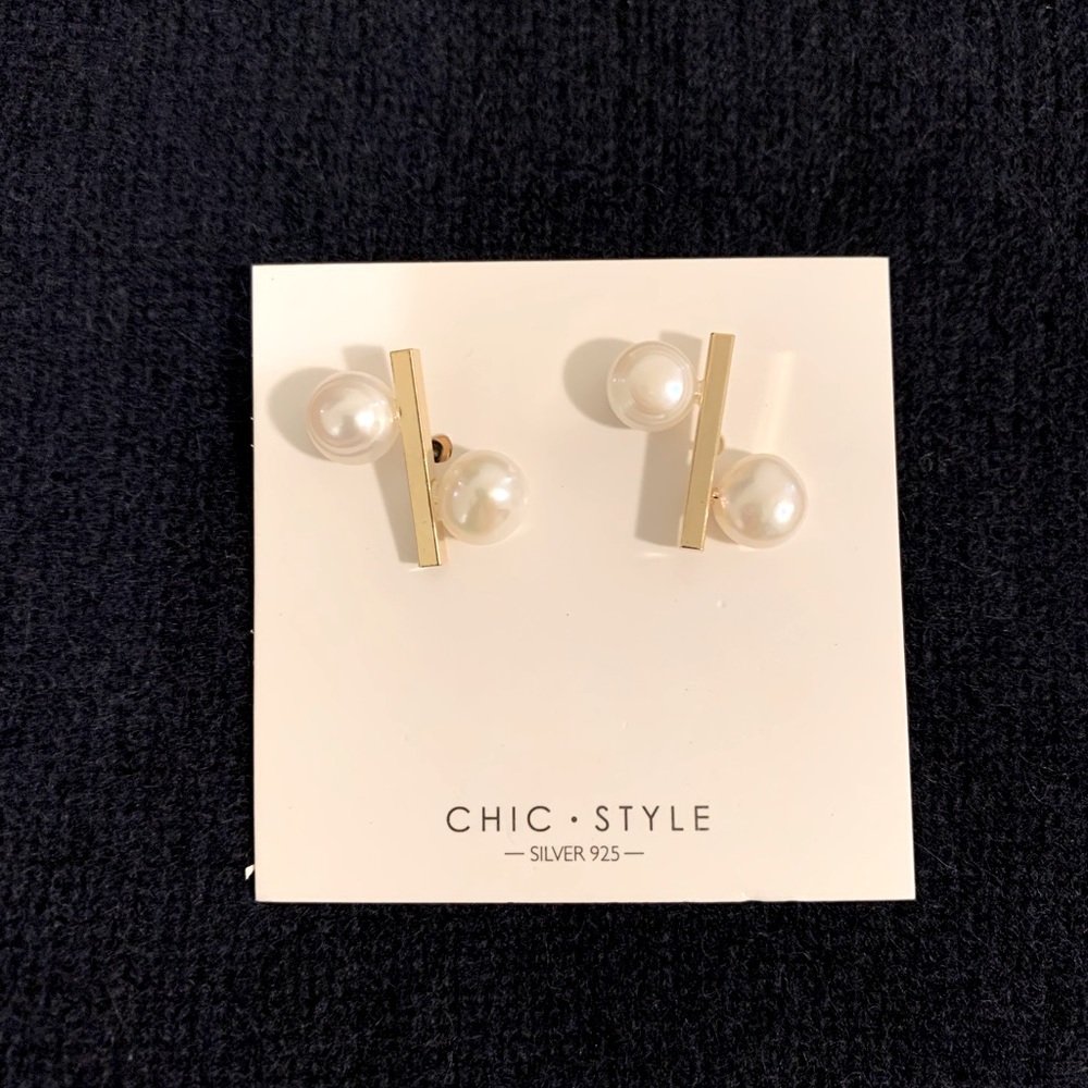 Faux pearl studs